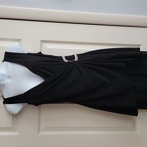 Stunning outfit.  Size 6